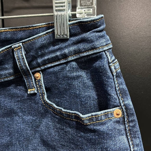 Levi’s Denizen High Rise,cuffed, five pocket,belt loop, stretch 2.5” rise,jeans - Picture 4 of 12
